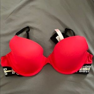 VS PINK Wear Everywhere T-Shirt Bra